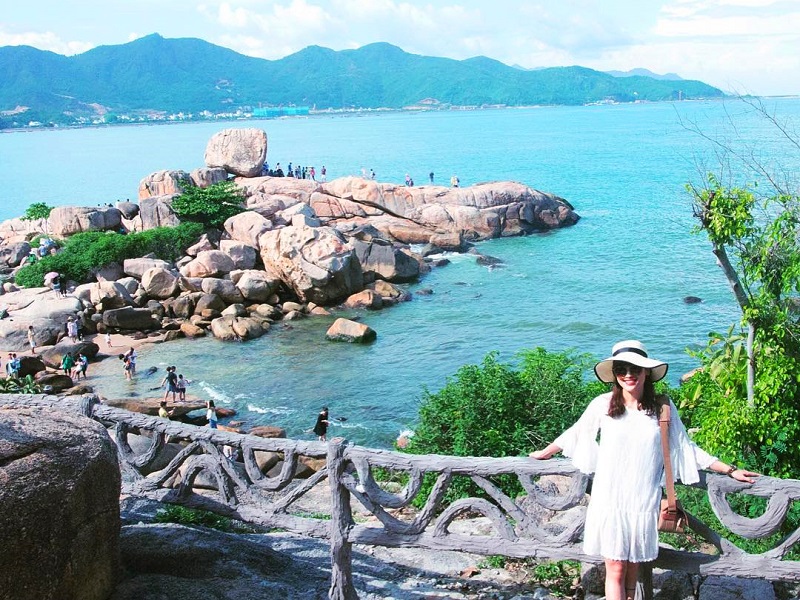 Hòn Chồng Nha Trang - Điểm đến lý tưởng du lịch Nha Trang 2018